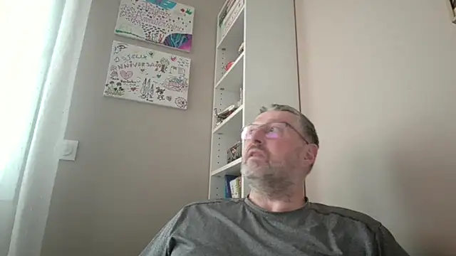 doudou310 online show from February 3, 8:19 am