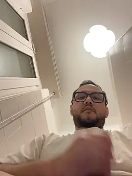 latinocalientehot online show from February 18, 9:56 pm