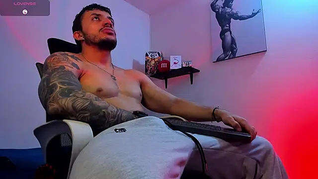 LiamReigns  online show from March 24, 10:13 pm