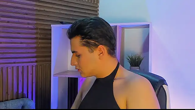 noahWolff  online show from March 4, 7:26 am