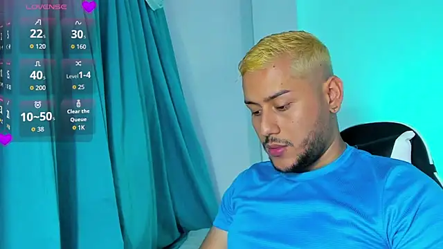 Hot Latinoboy  online show from March 29, 7:25 pm