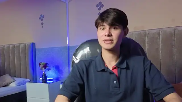 Derek Sinn online show from February 28, 8:30 pm