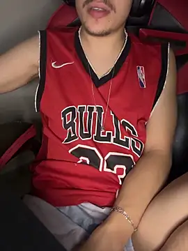 hungtwinkBR online show from March 7, 11:57 pm