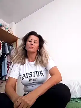 wessAndSandri online show from April 17, 7:49 pm