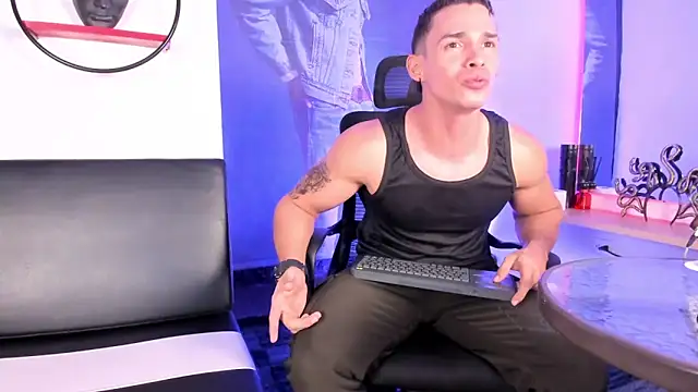 CRISTHIAN WOLF1 online show from June 5, 3:33 am