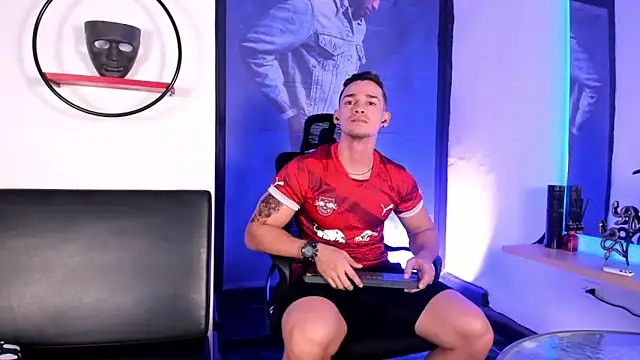 CRISTHIAN WOLF1 online show from June 3, 5:53 am
