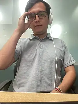 tresporcincoesmimedida online show from March 26, 3:27 pm