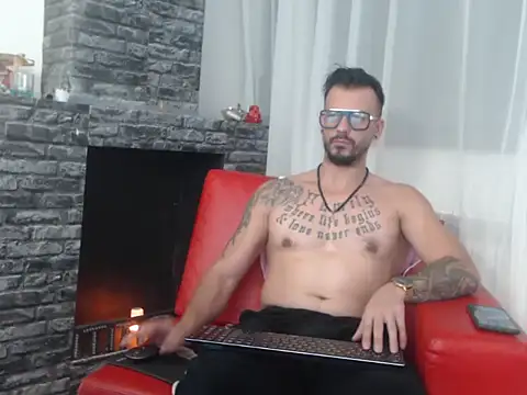 RyanxCole online show from March 7, 1:20 pm