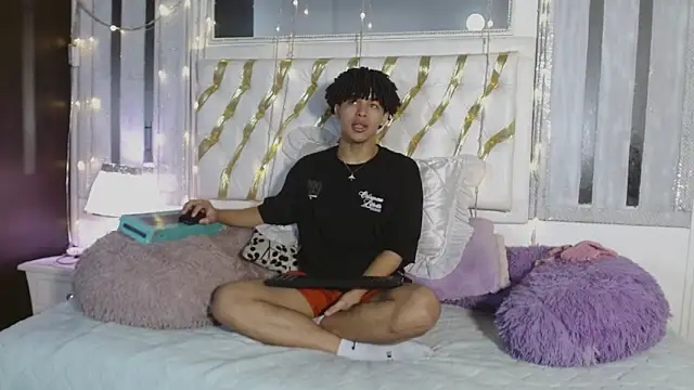 ian smith  online show from February 6, 12:46 pm