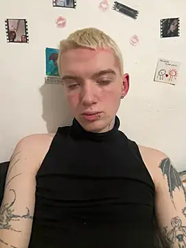 OskarMil online show from March 6, 7:55 pm