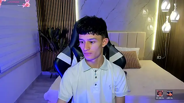 Patrick Howland  online show from February 15, 3:46 am