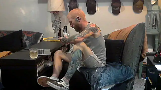 F D R  online show from March 17, 3:31 am