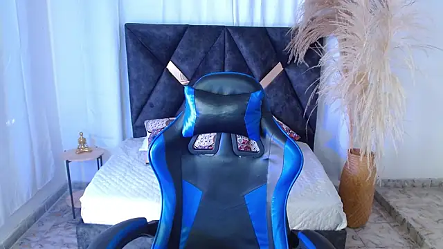 nikoo 18 online show from February 14, 2:45 pm