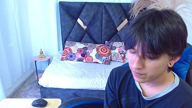 nikoo 18 online show from February 27, 2:39 pm