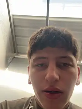 ARON LUXX online show from March 1, 2:50 pm