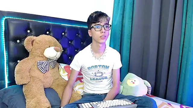 gabriel x18 online show from February 12, 4:40 am