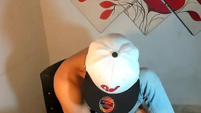 Jesshot bigcock20cm online show from June 5, 6:29 am