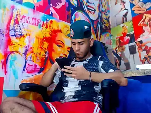 warmNoah online show from March 21, 6:56 pm