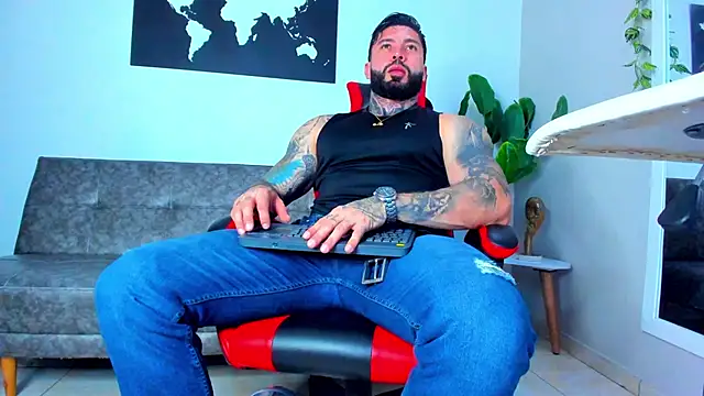 Alessrose online show from February 18, 7:55 pm