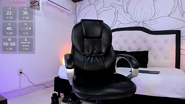 rayan linxx online show from March 3, 8:05 pm