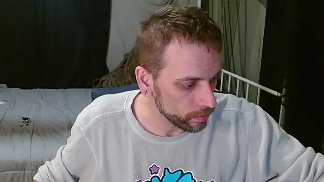 cguffey2284 online show from February 19, 3:25 am