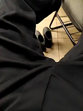 MOREN044 online show from March 21, 10:36 pm