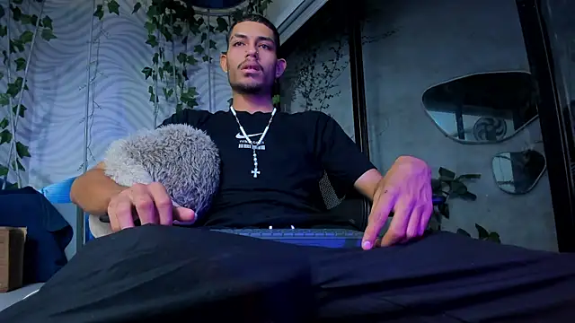 ItsZairen online show from July 13, 4:03 am