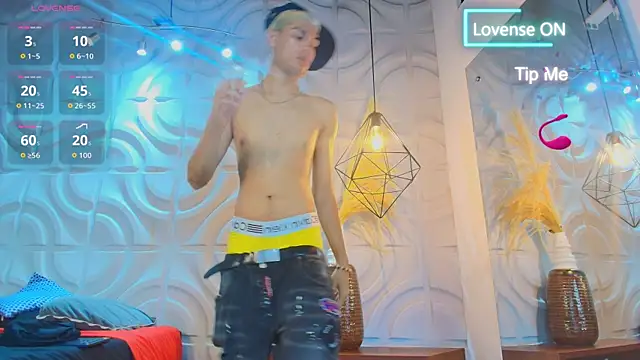 ItsZairen online show from March 31, 3:19 am