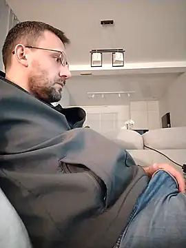 defaktor online show from April 17, 8:55 pm