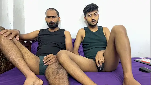 DesiDaddyandSon online show from July 16, 2:40 am