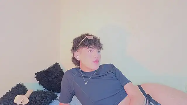 max femboy online show from July 14, 5:22 am