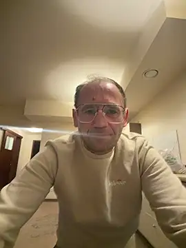 Roland987888 online show from March 18, 6:11 pm