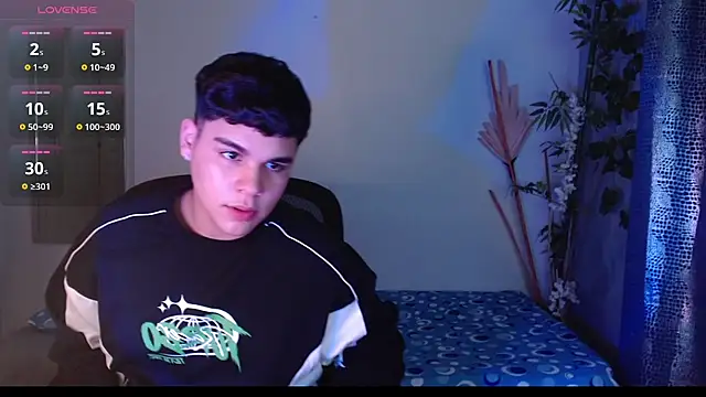 eithan jonnes online show from March 30, 4:24 am