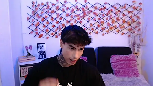 IanWest  online show from June 10, 6:41 pm