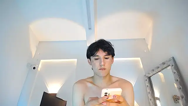 jullian ricci online show from April 20, 8:22 pm