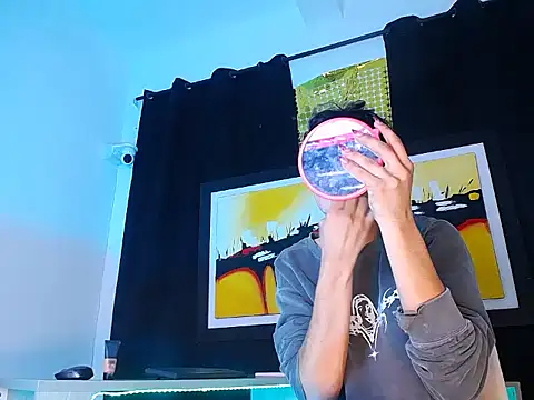 jullian ricci online show from March 21, 10:25 pm