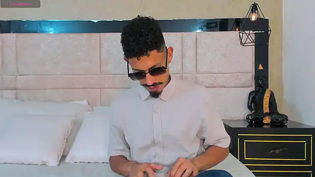 NoaahTylor online show from March 13, 9:10 pm