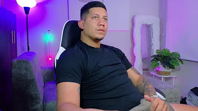  robertobaggioo online show from May 31, 1:21 pm
