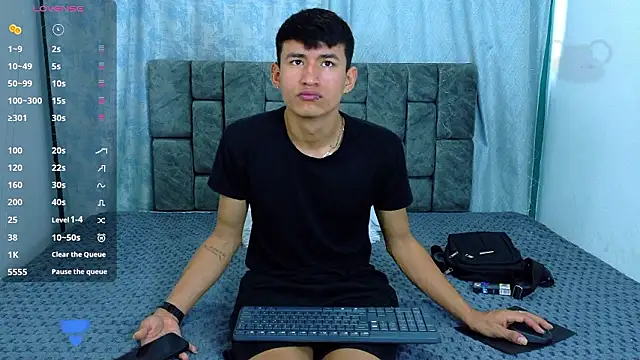 NicolasTorrez online show from February 25, 8:10 pm