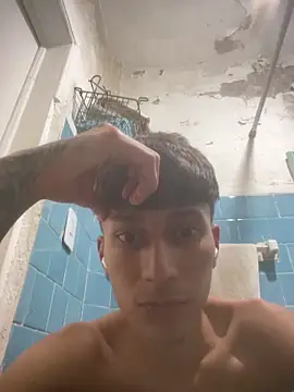 glopetitooo online show from April 27, 10:34 am