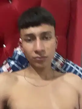 glopetitooo online show from March 4, 9:38 am