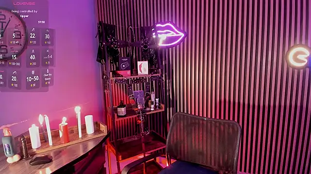 Maximoking26 online show from April 19, 1:49 am