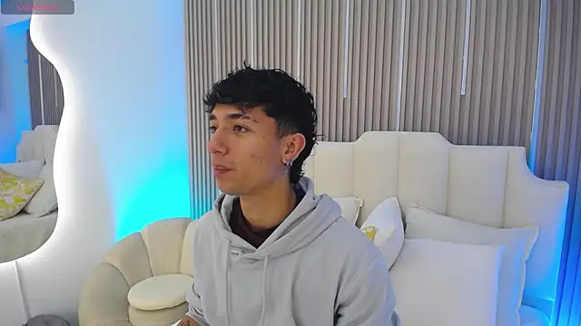 Aiden Rivers  online show from March 10, 1:06 pm