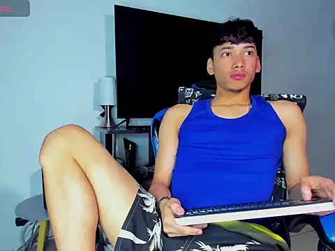 Lyam Russo online show from April 30, 3:02 am