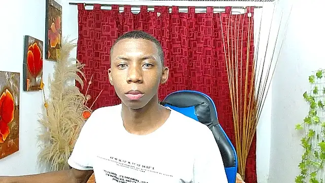 milo018 online show from March 27, 8:59 am