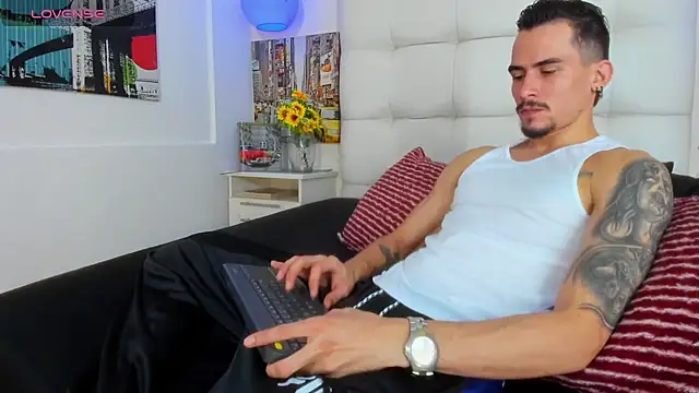 SharonTygaX online show from April 18, 4:03 am