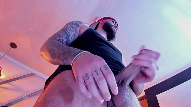 SantiagoHincapiie online show from March 4, 8:54 am