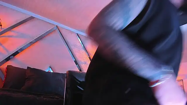 SantiagoHincapiie online show from February 26, 4:36 am