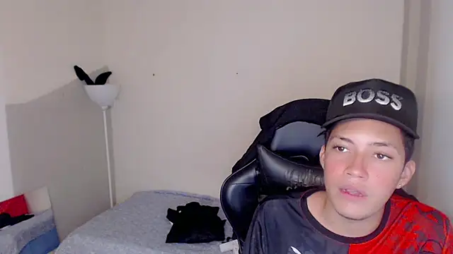 Street poemm  online show from April 5, 9:22 pm