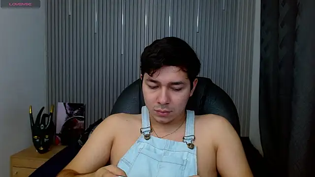 Julian Smith21 online show from April 17, 12:35 am